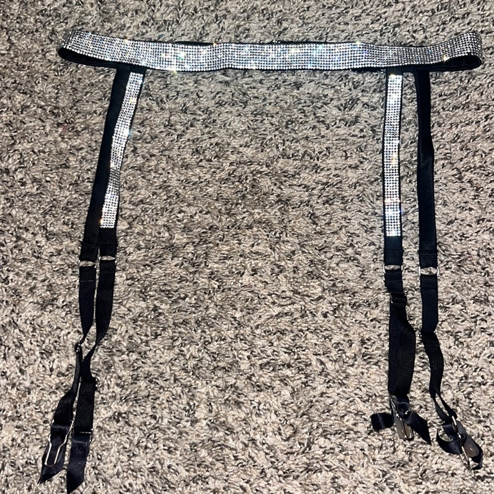 Victoria secret strap garter belt